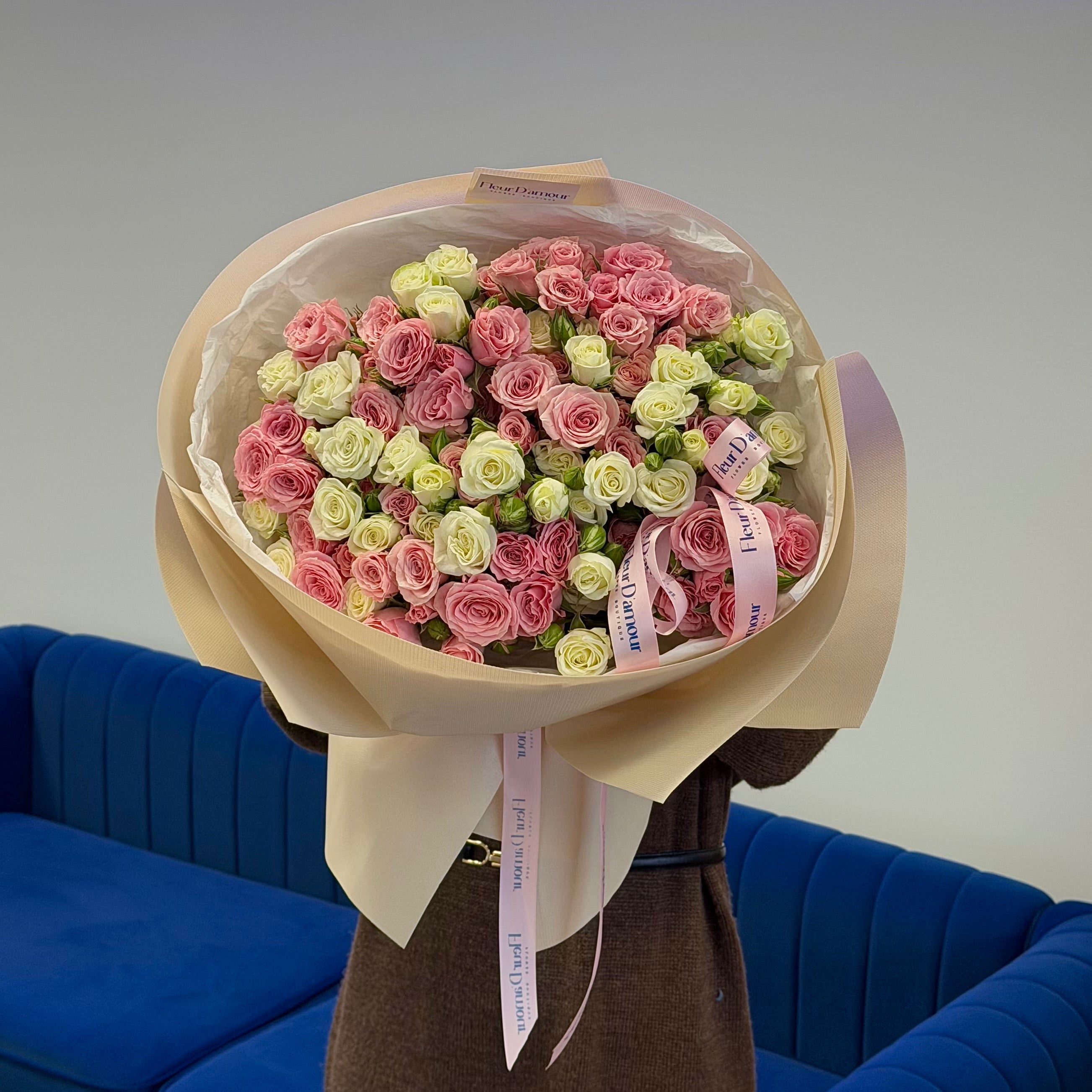 Mono Bouquets for Home Decor: Minimal Elegance in Any Space