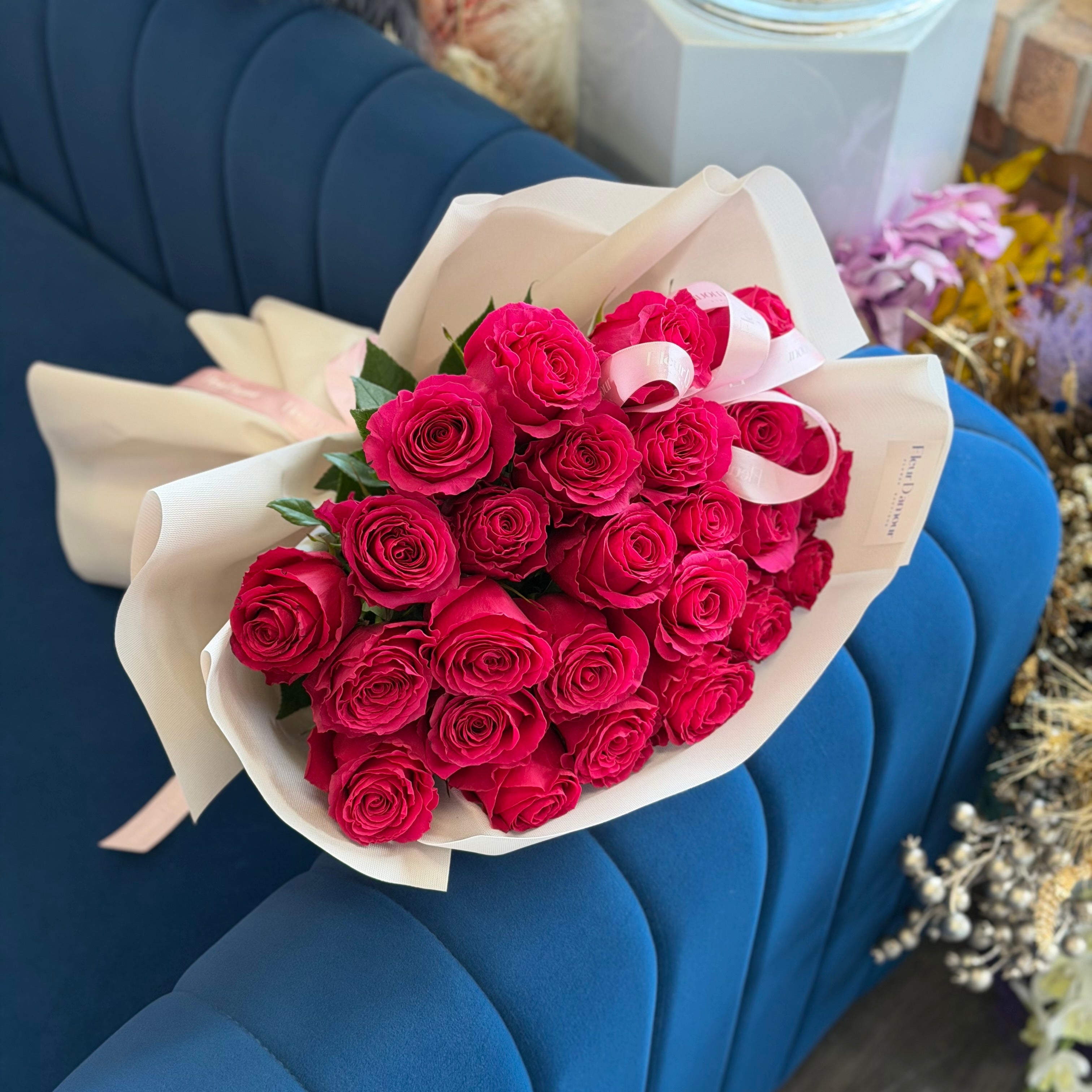 Hot Pink Roses bouquet buy in Chicago