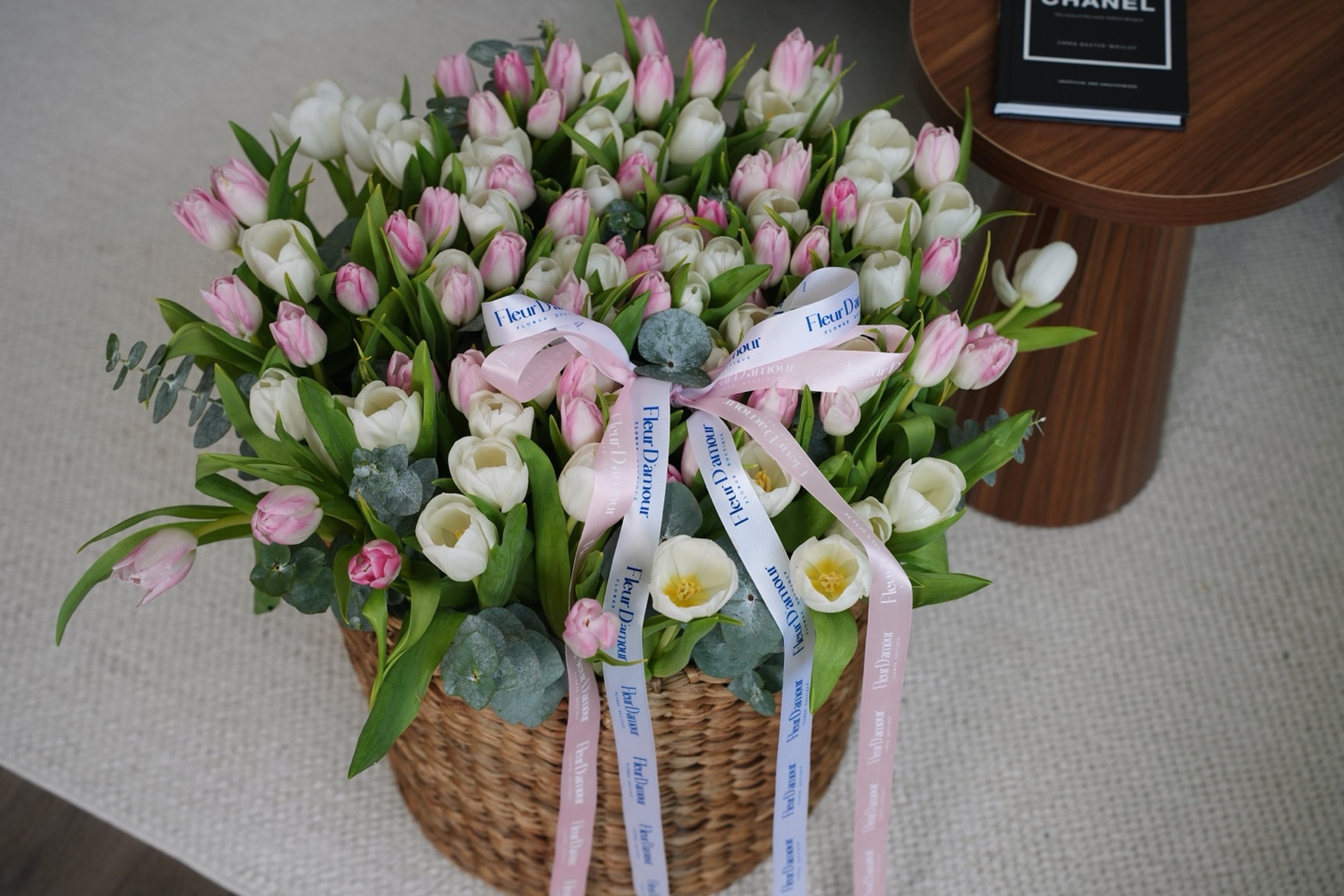 Home vs. Office Arrangements: Choosing Flowers for the Space They'll Live In