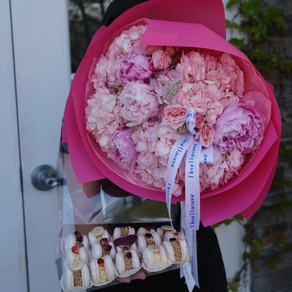 With Love, Mom (Macarons & Bouquet Set)