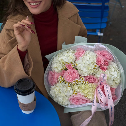 Romantic Vanilla Bouquet