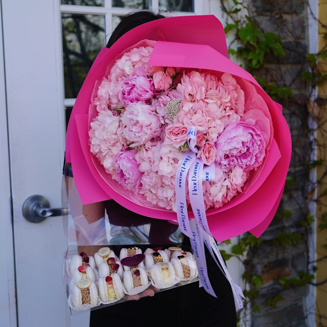 With Love, Mom (Macarons & Bouquet Set)