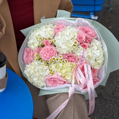 Romantic Vanilla Bouquet